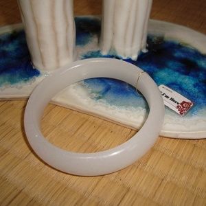 White Jade (Quartz?) Bangle Bracelet - Gorgeous